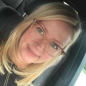 Meet your Posher, April